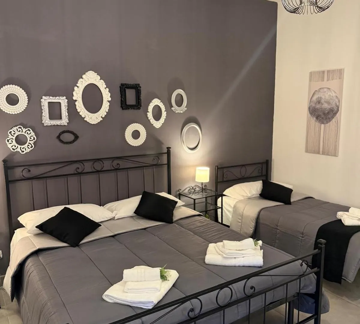 Apartment Black Lotus Rome Italy