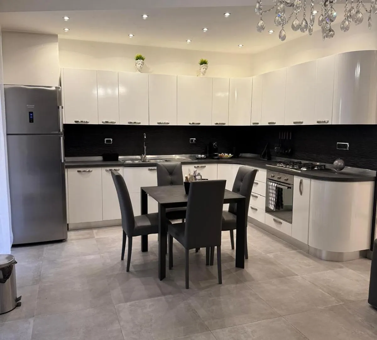 Black Lotus Rome Apartment